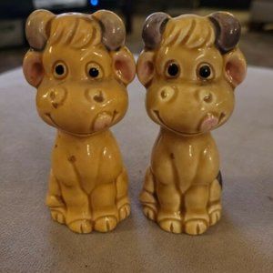 Vintage Kitschy Cows with Tongues Sticking Out ~ Salt and Pepper Shakers